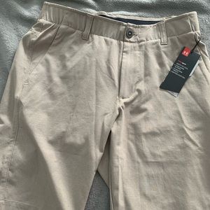 Mens Under Armour shorts. Brand new w/ tags size 30.